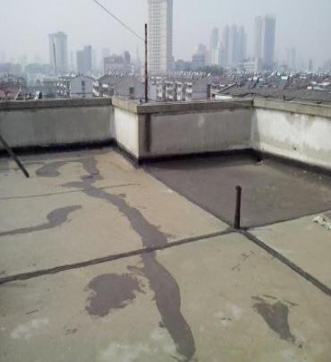 包头市漏水维修 楼顶漏水是什么原因，楼顶漏水维修方法是什么?